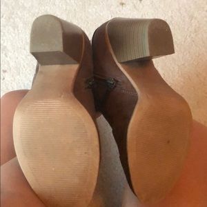 Shoes - Gently used brown booties. Shoes - Gently used brown booties.